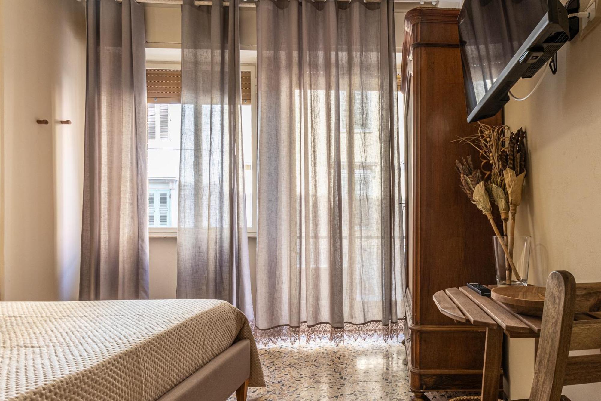 L'Erika In Citta Hotel Livorno Luaran gambar